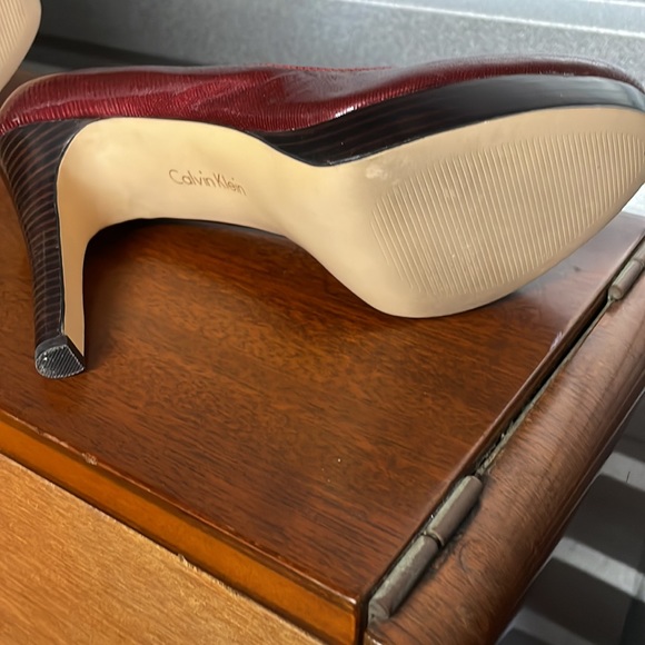 Calvin Klein heels - Picture 2 of 5
